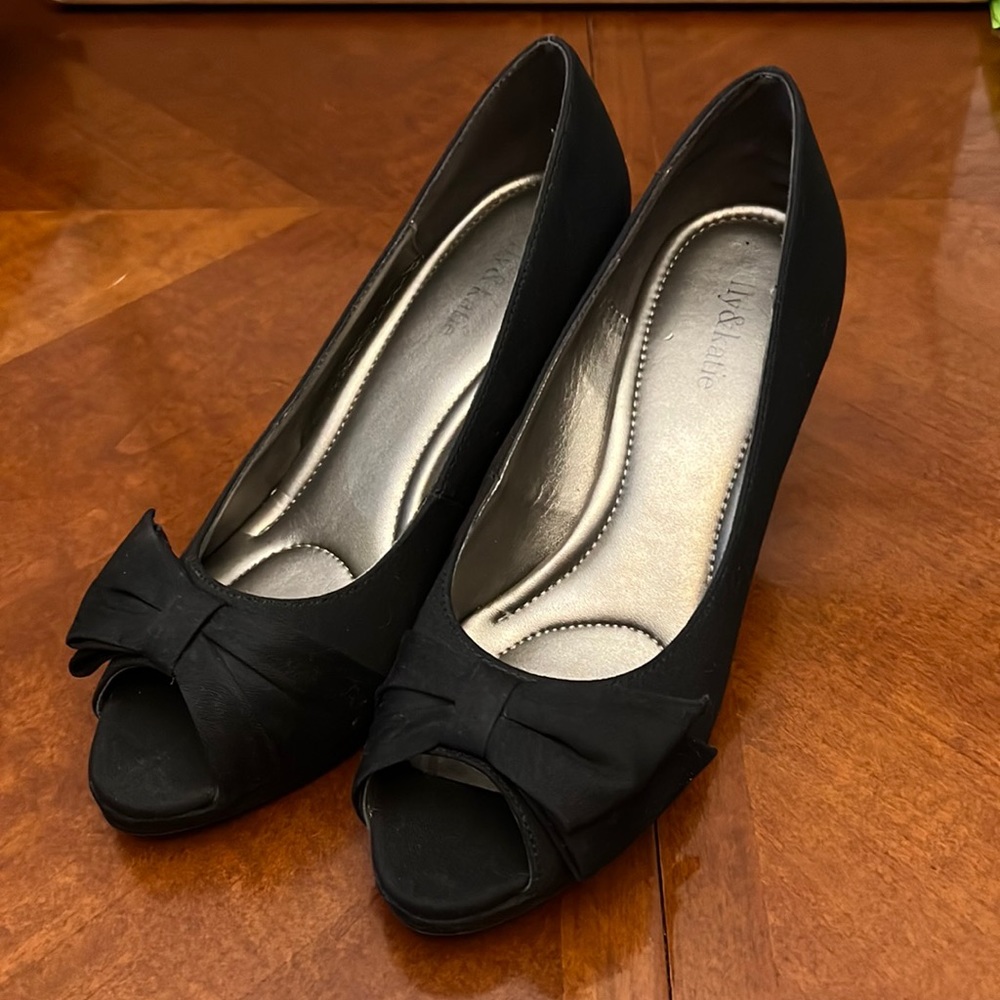 Kelly & Katie Black Peep Toe Heels